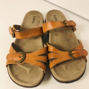 Taos Leather Strappy Comfort Sandals SZ 8